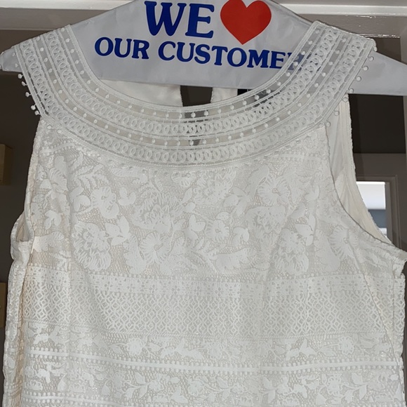 White dress - Picture 2 of 4